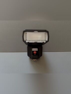 Leica SF 60 Shoe Mount Flash GN60 Swivel Zoom AF Assist w/ Case Stand Diffuser